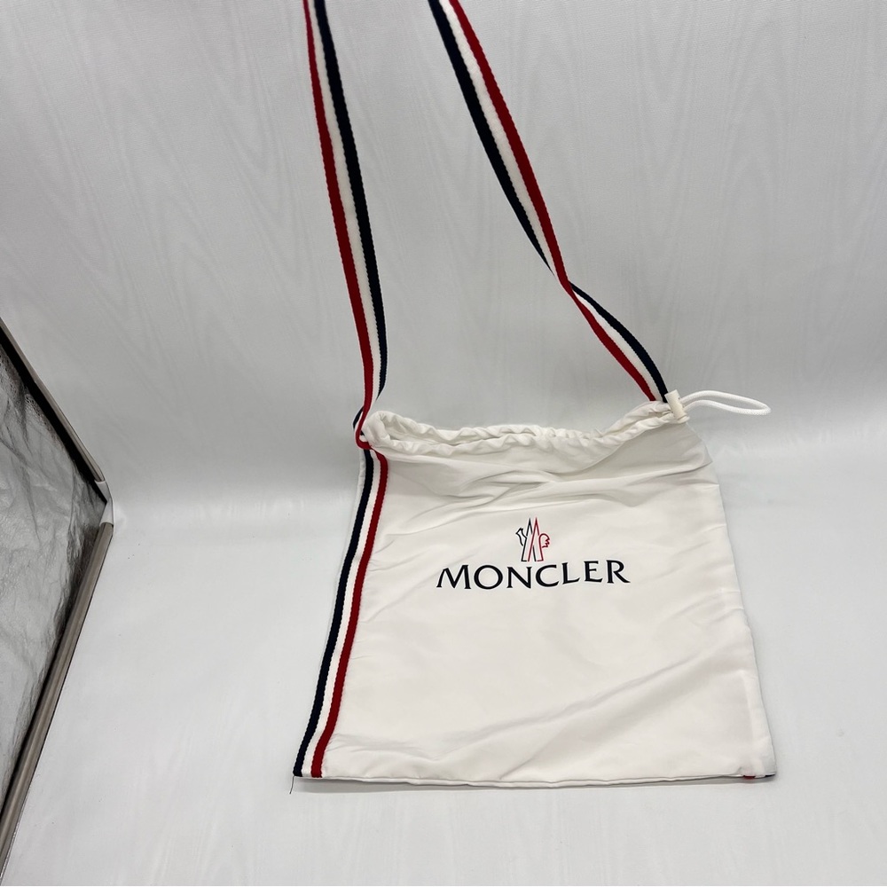 Moncler Sling Bag / Pouch / Carry-On - Picture 4 of 8